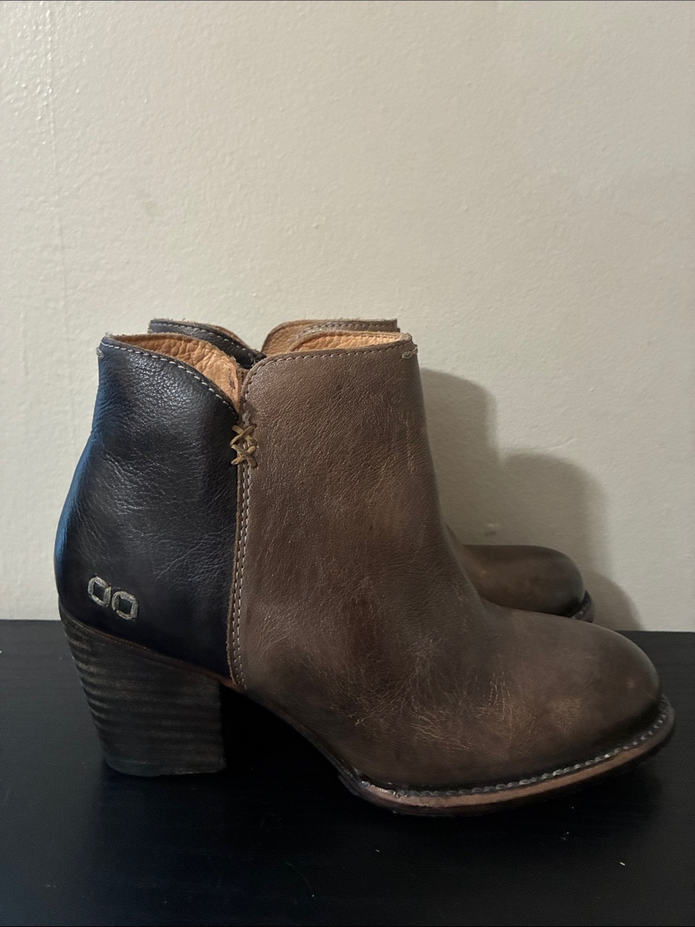 Bed Stu Yell women's ankle boots in a two toned smoke grey and black size 6.5